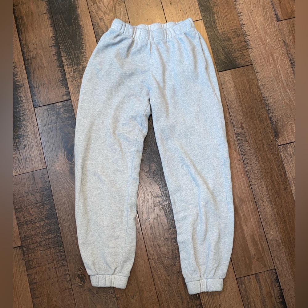 BRANDY MELVILLE Rosa Sweatpants